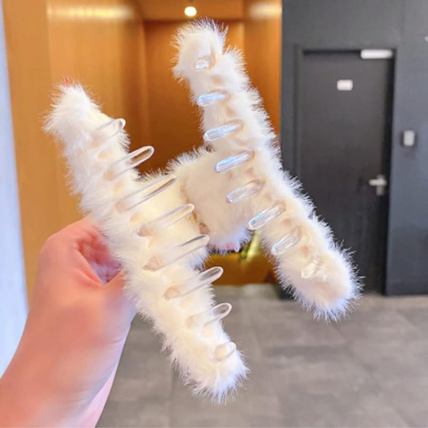 Large Plush Hair Claw Clips Plastic Fluffy Hair Claw Hair (1 Pc  Mix Color) - Happy Price - Image 4