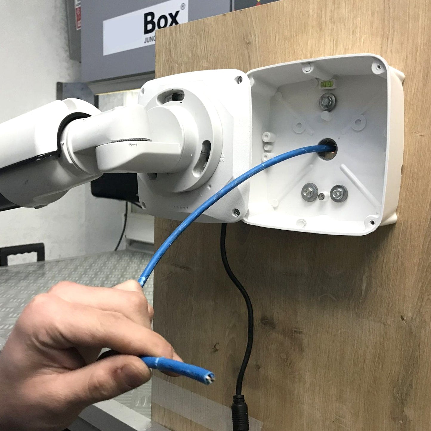 Camera Mounting Box Used For Storing Camera Which Helps It From Being Comes In Contact With Damages. - Happy Price - Image 5