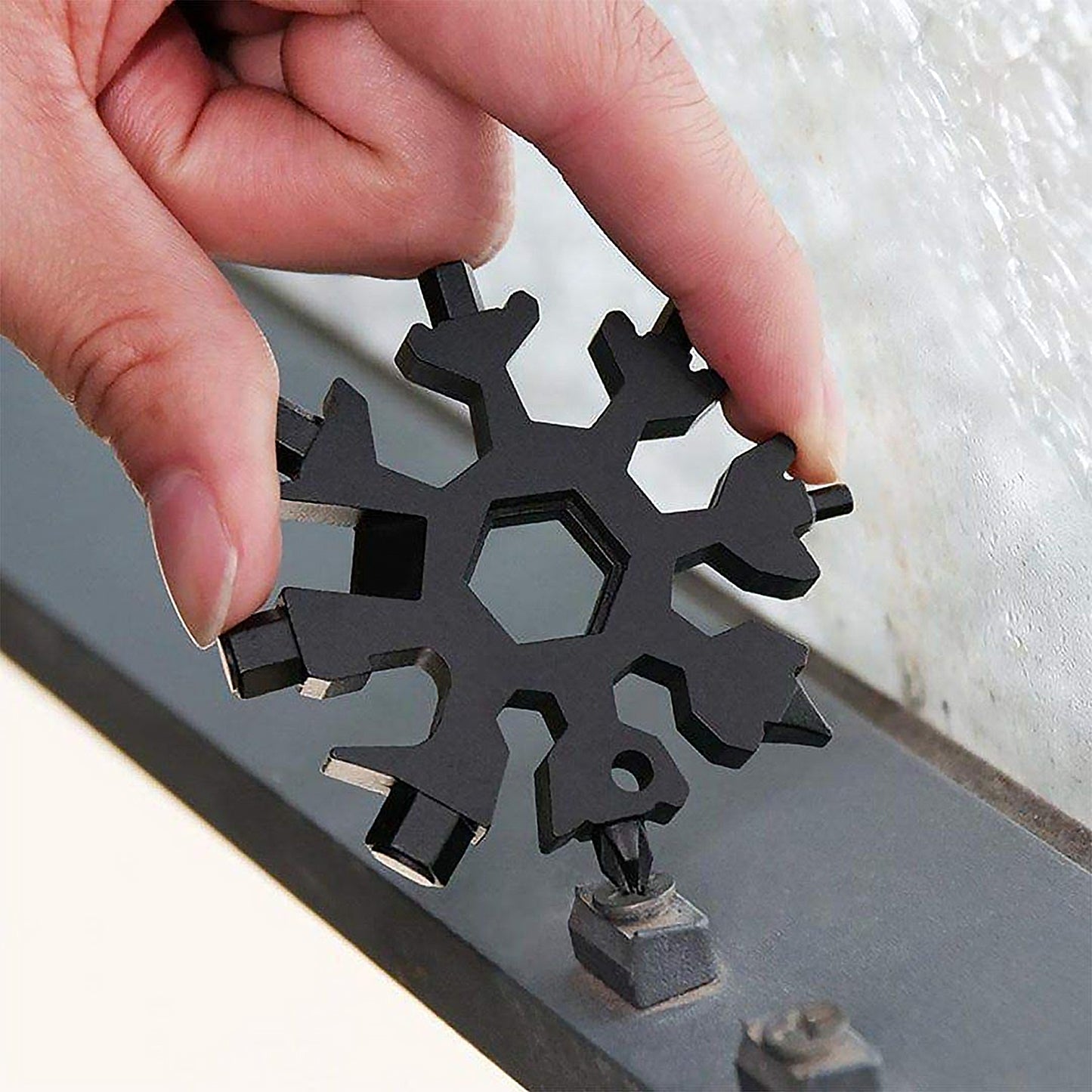 Durable  Portable 18 In 1 Snowflake Multi-tool Snowflake Bottle Opener Flat Phillips Screwdriver Kit Wrench - Happy Price - Image 5