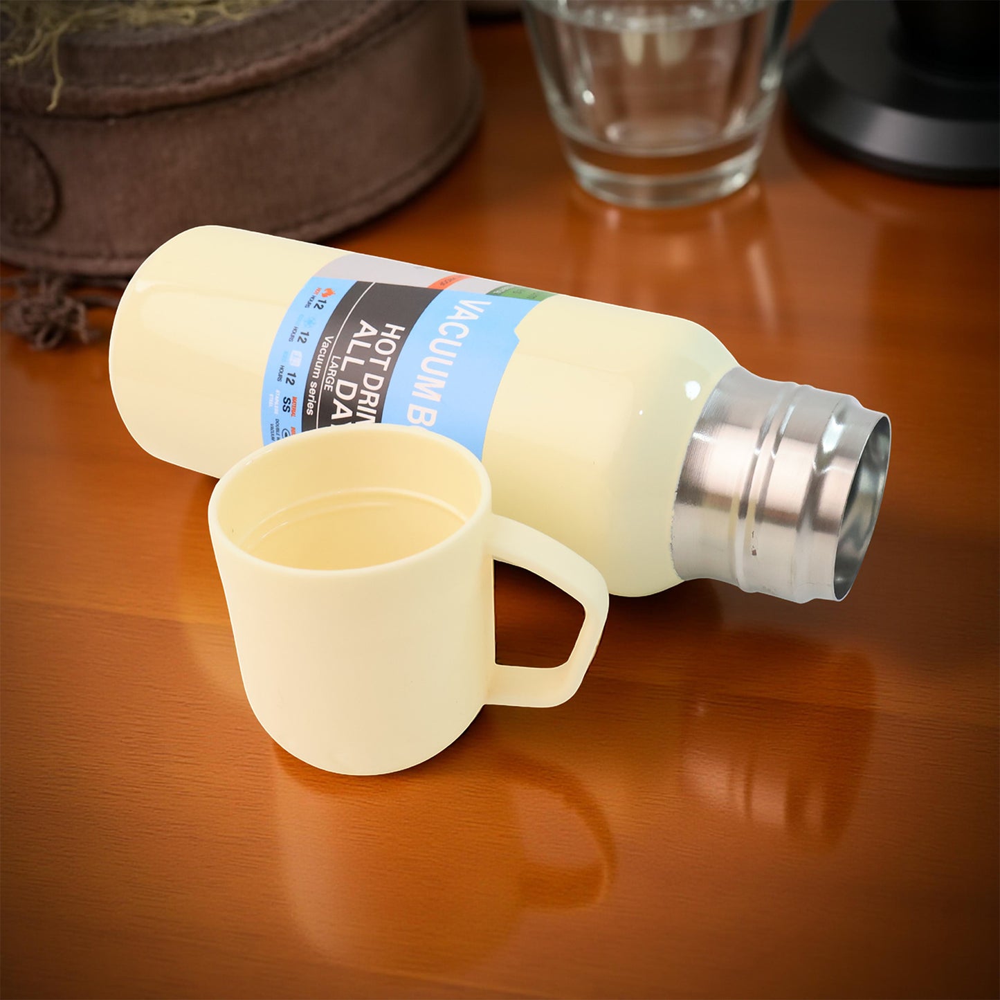 White Vacuum Flask Set  Stainless Steel Thermos With 3 Cups Approx 500ml - Happy Price - Image 3