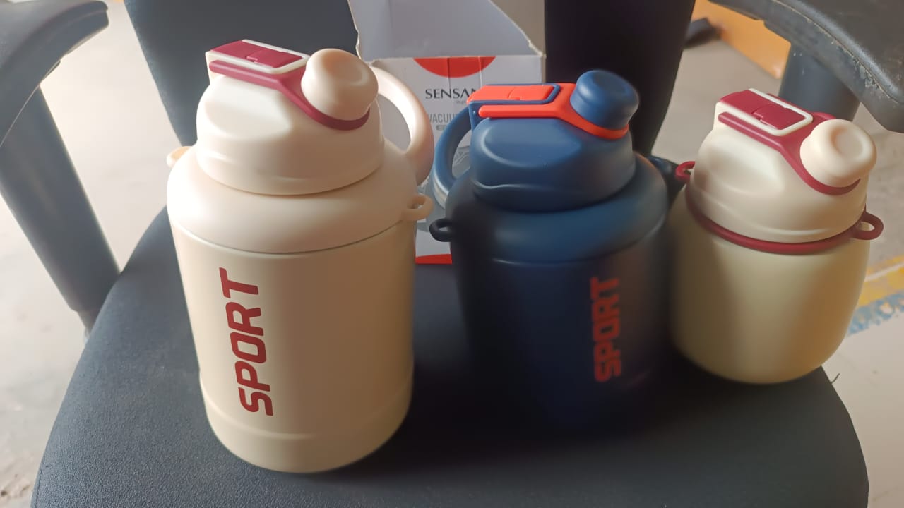 Sports Vacuum Bottle With Shoulder Strap 1 Pc Stylish Mix Design  Size - Happy Price - Image 7