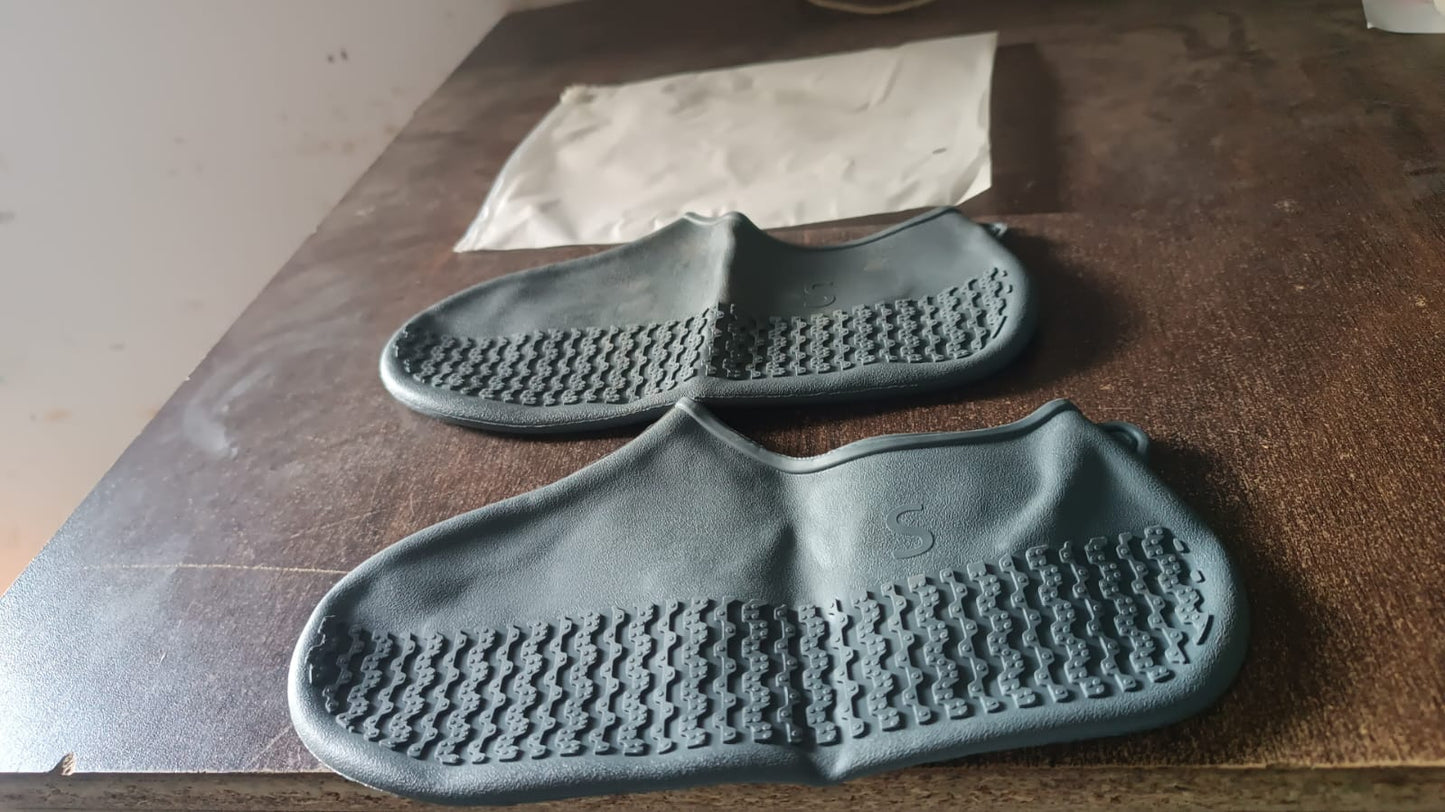 Non-slip Silicone Reusable Waterproof Rain Shoes Covers (1 Pair  Small  Mix Color) - Happy Price - Image 7