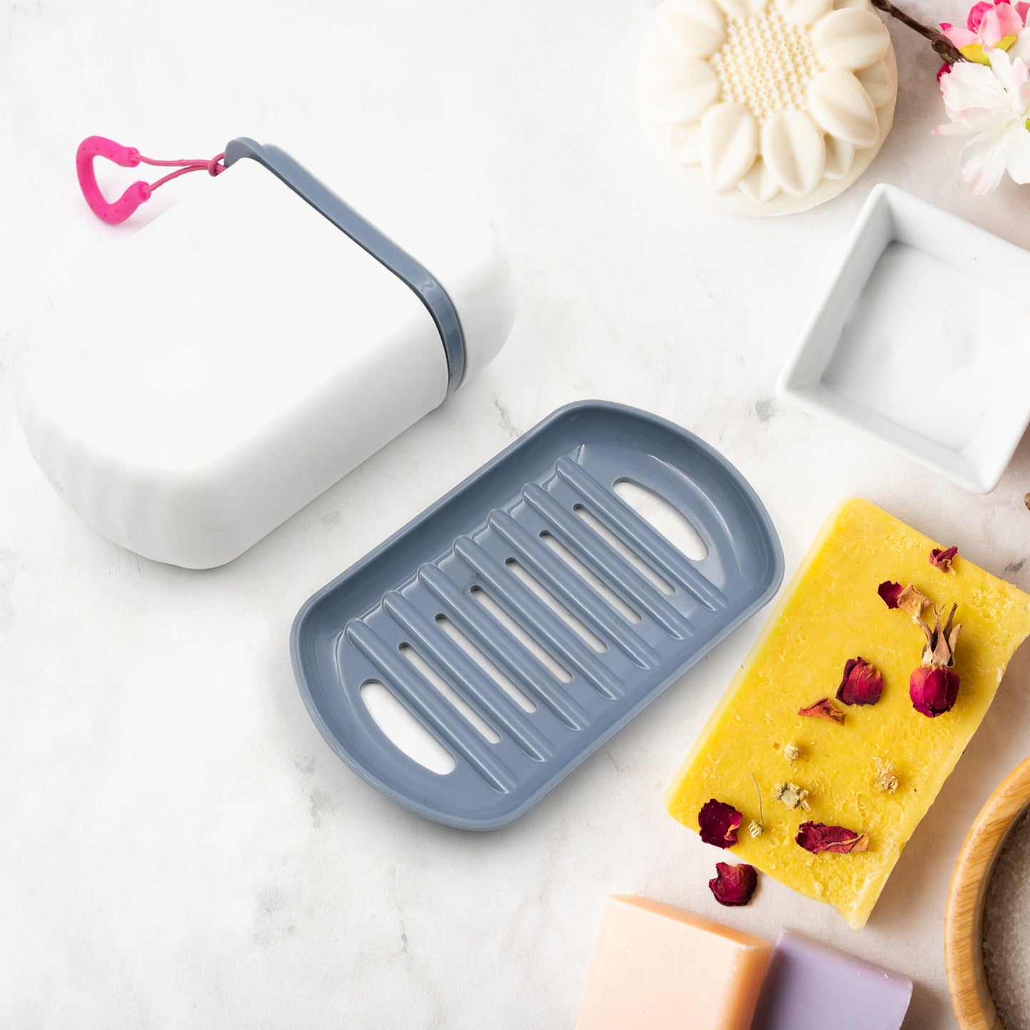 Stylish And Practical Soap Holder For Travel  Soap Box With Secure Seal And Non Leak Design Stylish Soap Box For Home Bathroom Hiking Travel Camping Capsule Soap Box (1 Pc) - Happy Price - Image 3