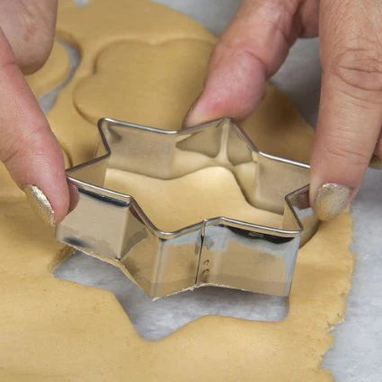 12 Piece Stainless Steel Cookie Cutter Set - Heart, Round, Star, Flower Shapes