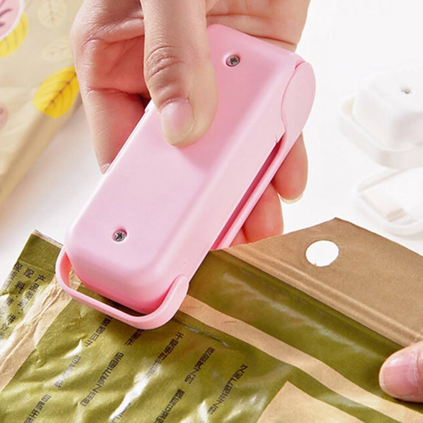 7675 Mini Sealing Machine Plastic Bag Sealer Portable Mini Super Seal Packing Plastic Bag Tool Sealing Machine Hand Held Heat (1pc) - Happy Price - Image 3