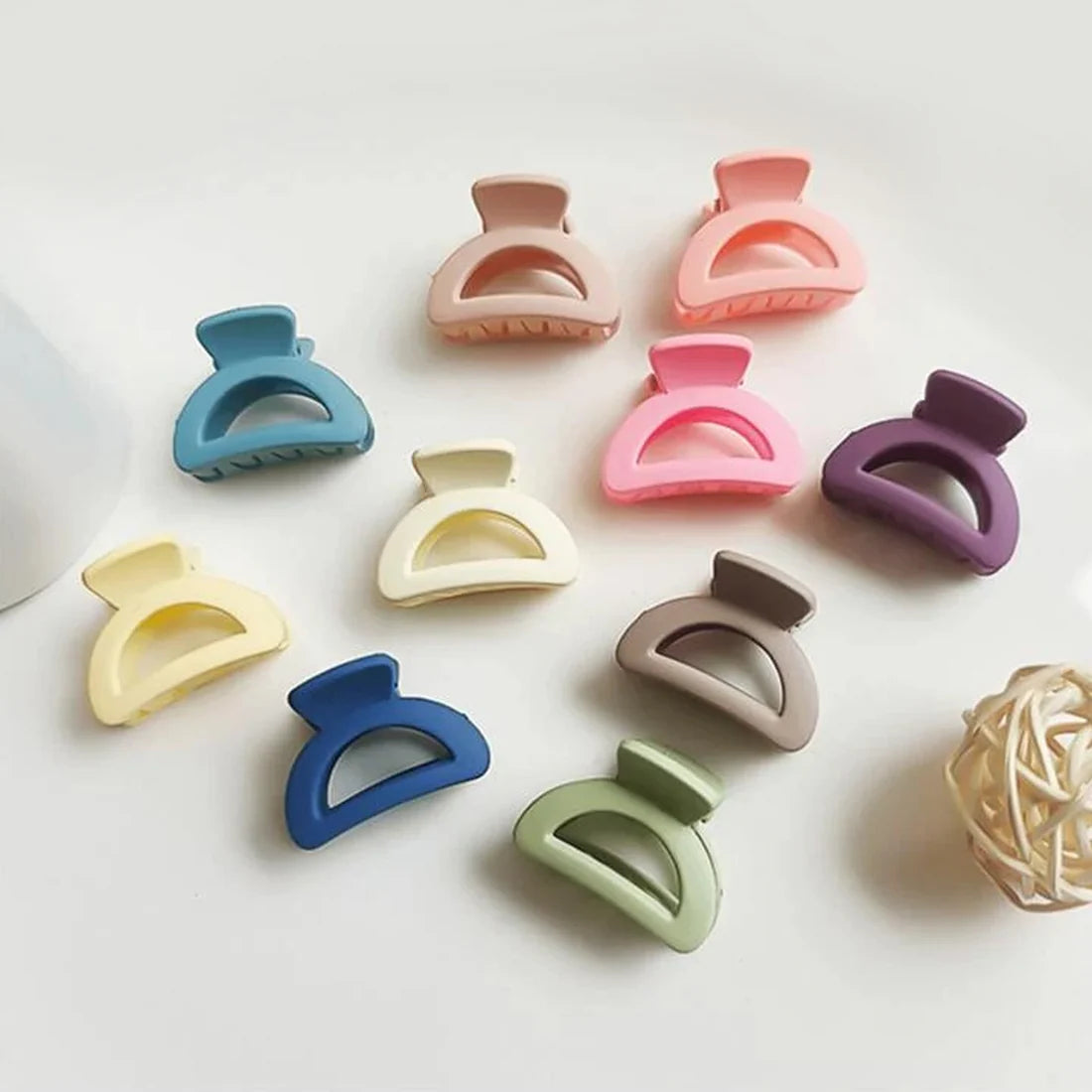 Plastic Small Hair Clips For Girls Kids Hair Accessories (3 Pcs Set  Mix Color  Design) - Happy Price - Image 6