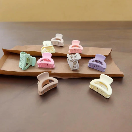 Plastic Small Hair Clips For Girls Kids Hair Accessories (3 Pcs Set  Mix Color  Design) - Happy Price - Image 1