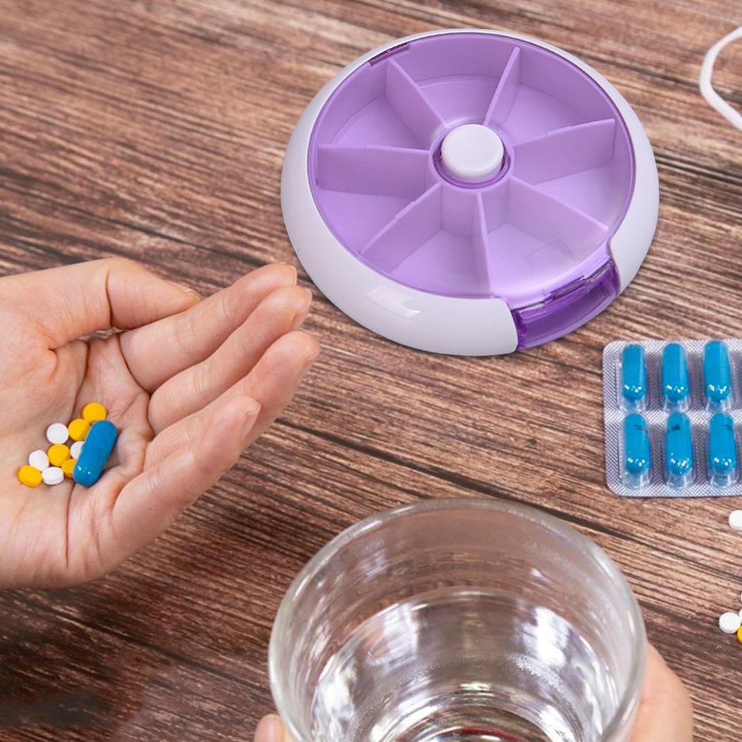 Pill Box Medicine Dispenser 7-day Week Weekly Whee Cute Portable Fruit Style 7 Grid Seal Rotation Pill Organizer Medicine Box (1 Pc) - Happy Price - Image 2