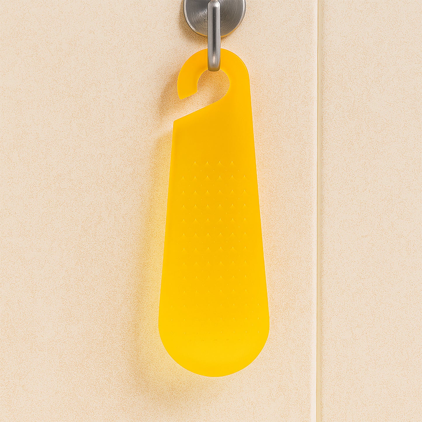 Multipurpose Garlic And Ginger Grater Peeler Tool With Hanging Hook  1 Pc - Happy Price - Image 4