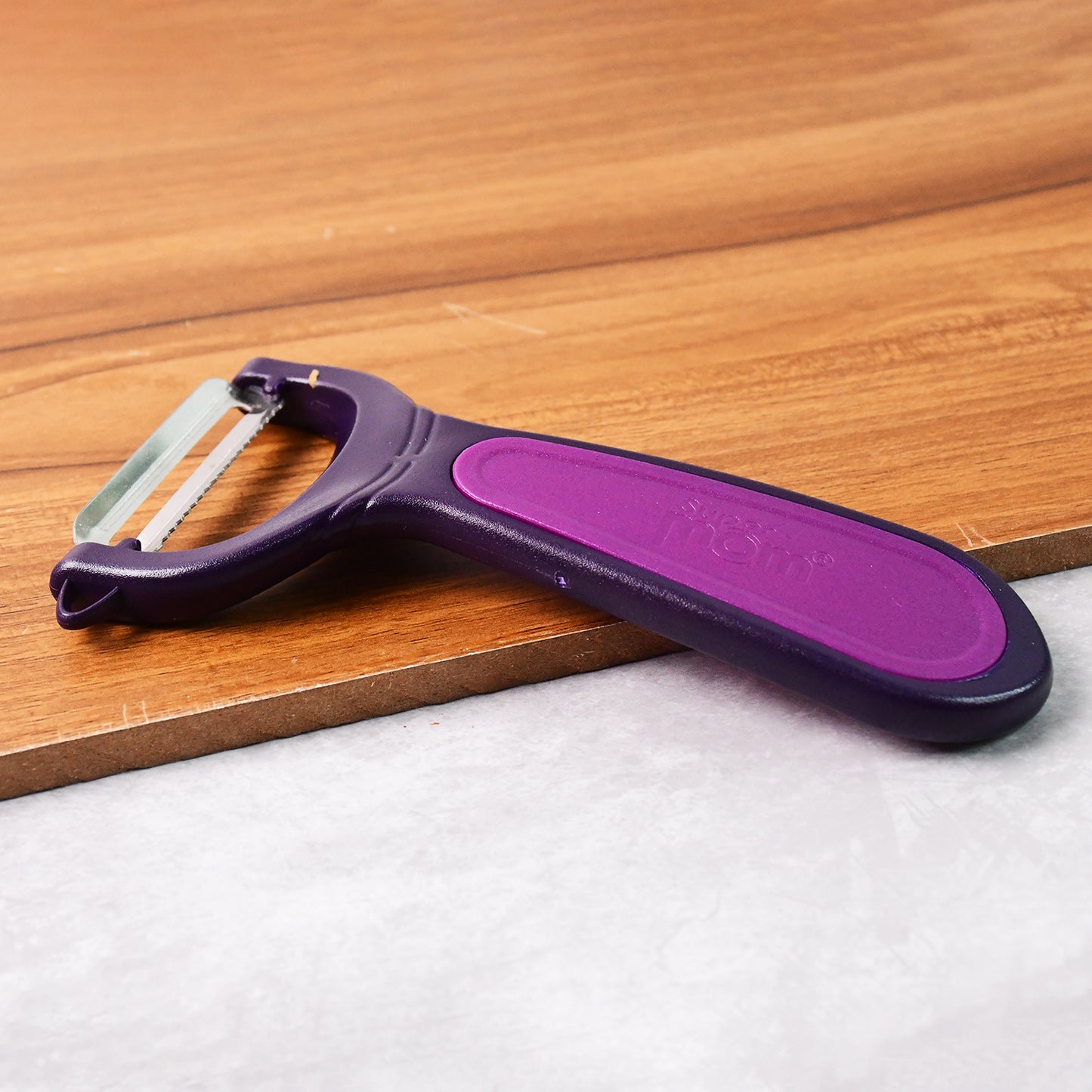 Dual Tone Ergonomic Peeler with Sharp Stainless Steel Blade (1 Pc) - Happy Price - Image 5