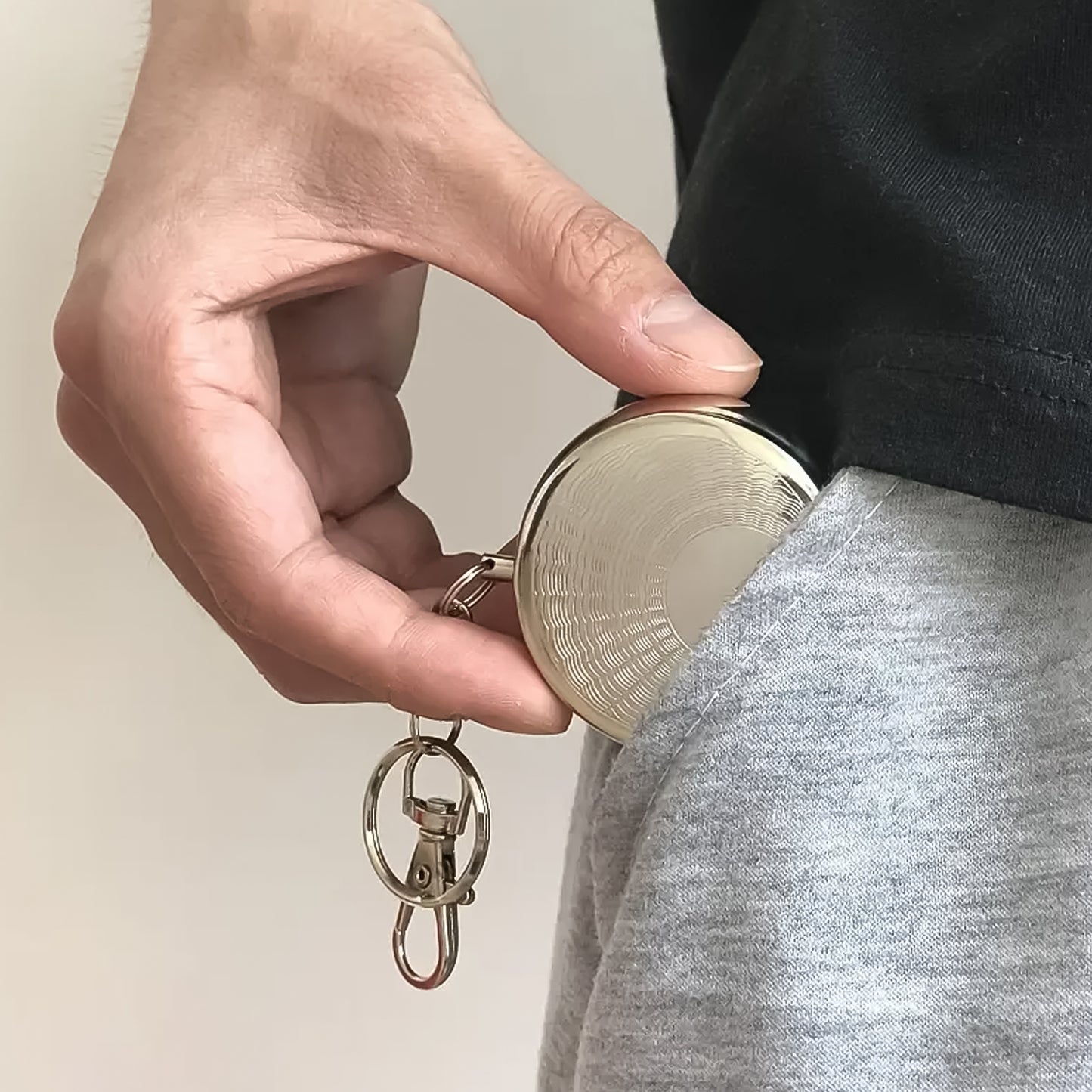 Mini Pocket Ss Ashtray With Keyring (1pc) - Happy Price - Image 4