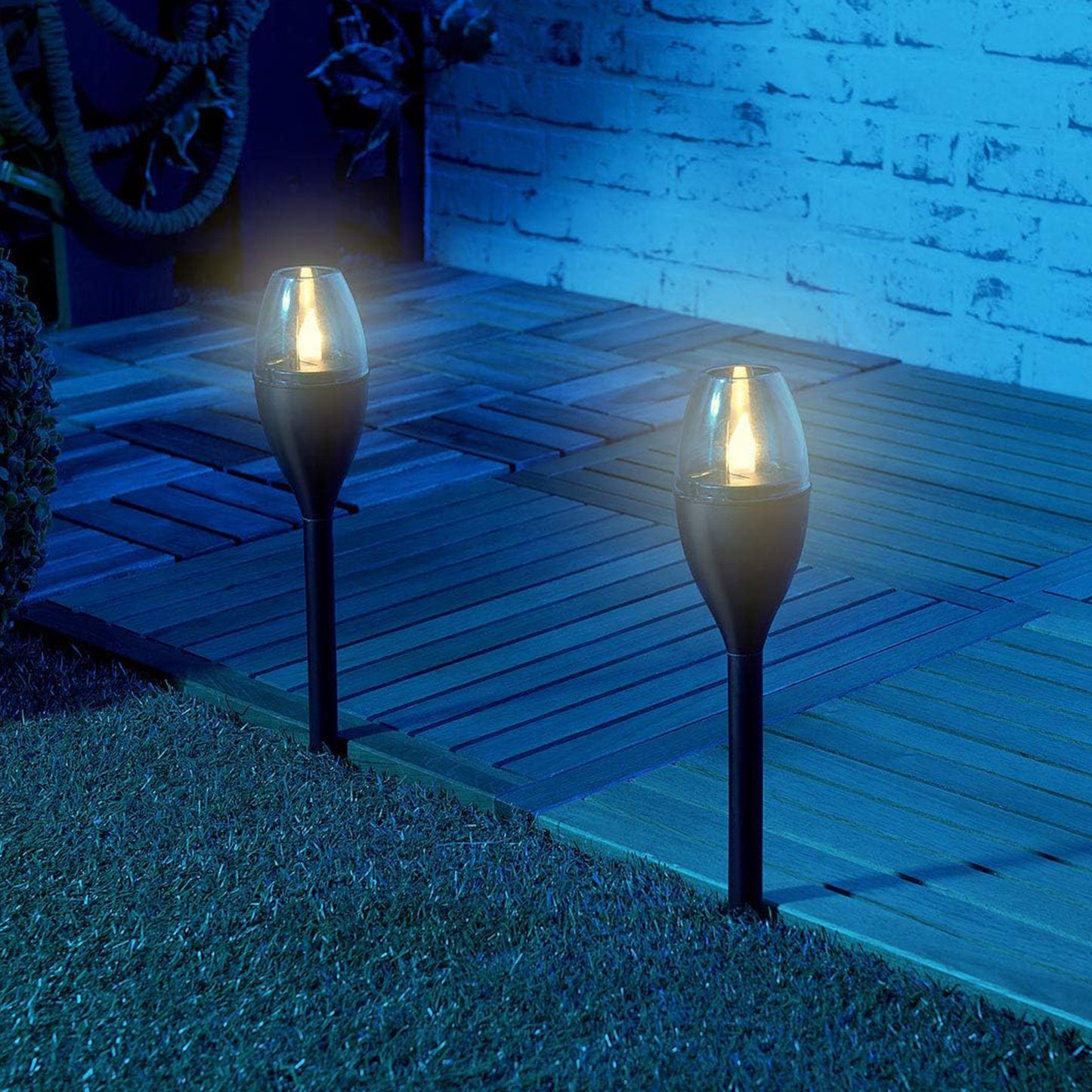 Solar-powered Outdoor Pathway Garden Light (1 Pc) - Happy Price - Image 5