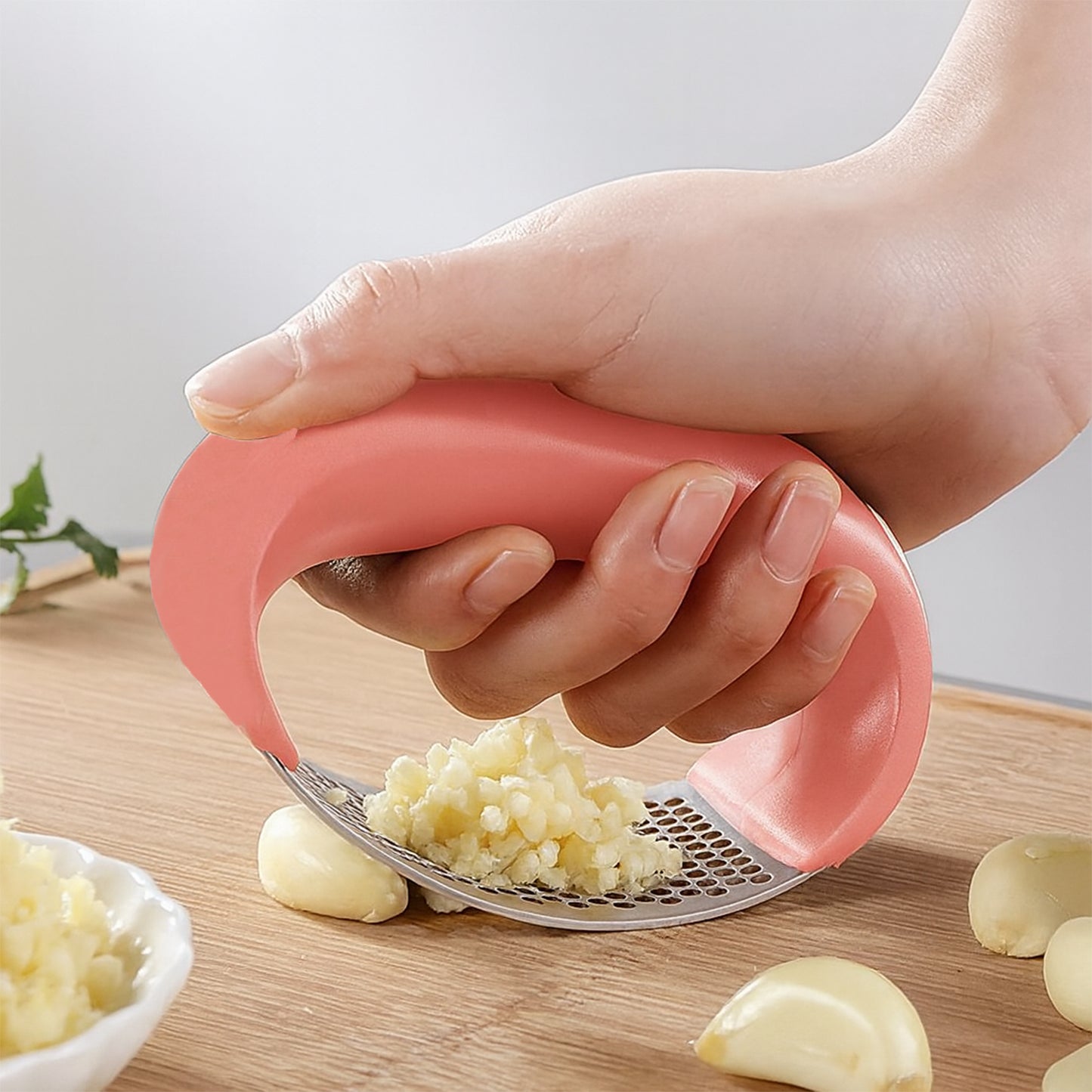 Premium Curve Garlic Press Crusher (1 Pc) - Stainless Steel Mincer - Happy Price - Image 6