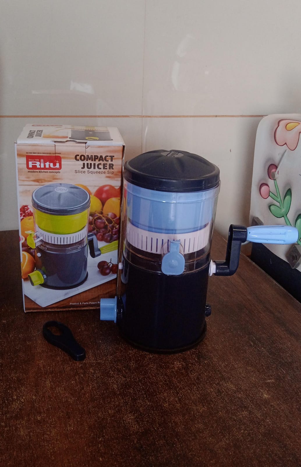 Ritu Hand Operated Compact Manual Juicer (Multicolor  1 Pc) - Happy Price - Image 7