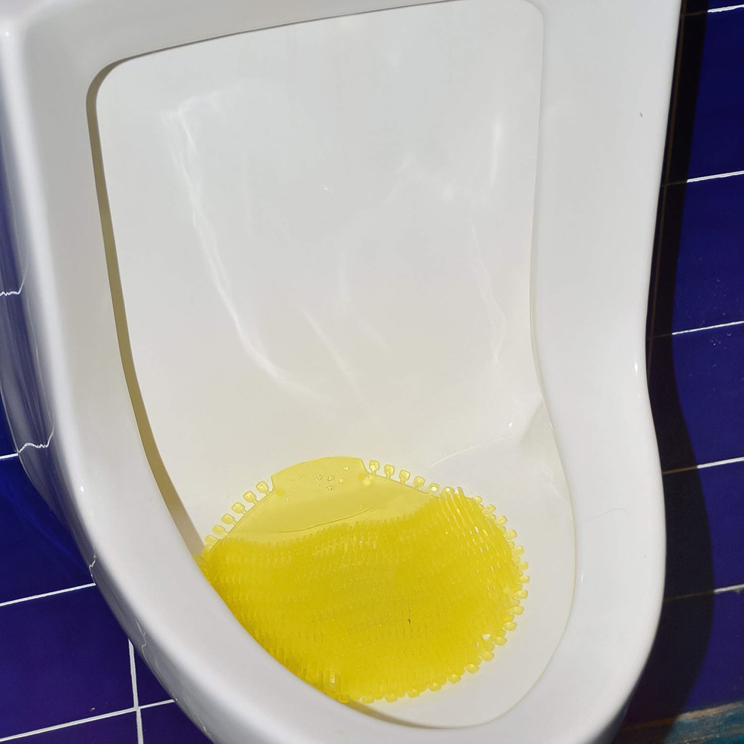 Urinal Screen Deodorizer Mat (2 Pc Set) - Happy Price - Image 3