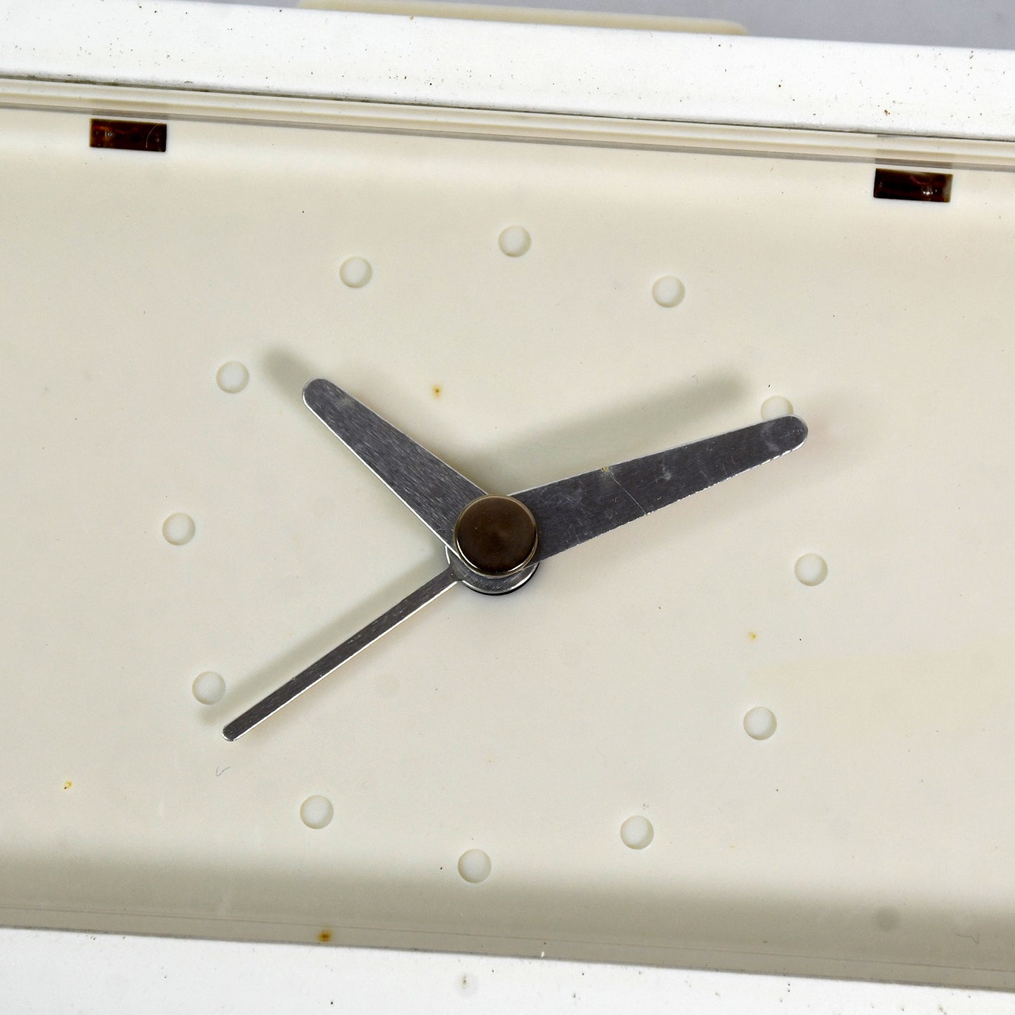 Modern Desktop Clock (1 Pc) - Happy Price - Image 4