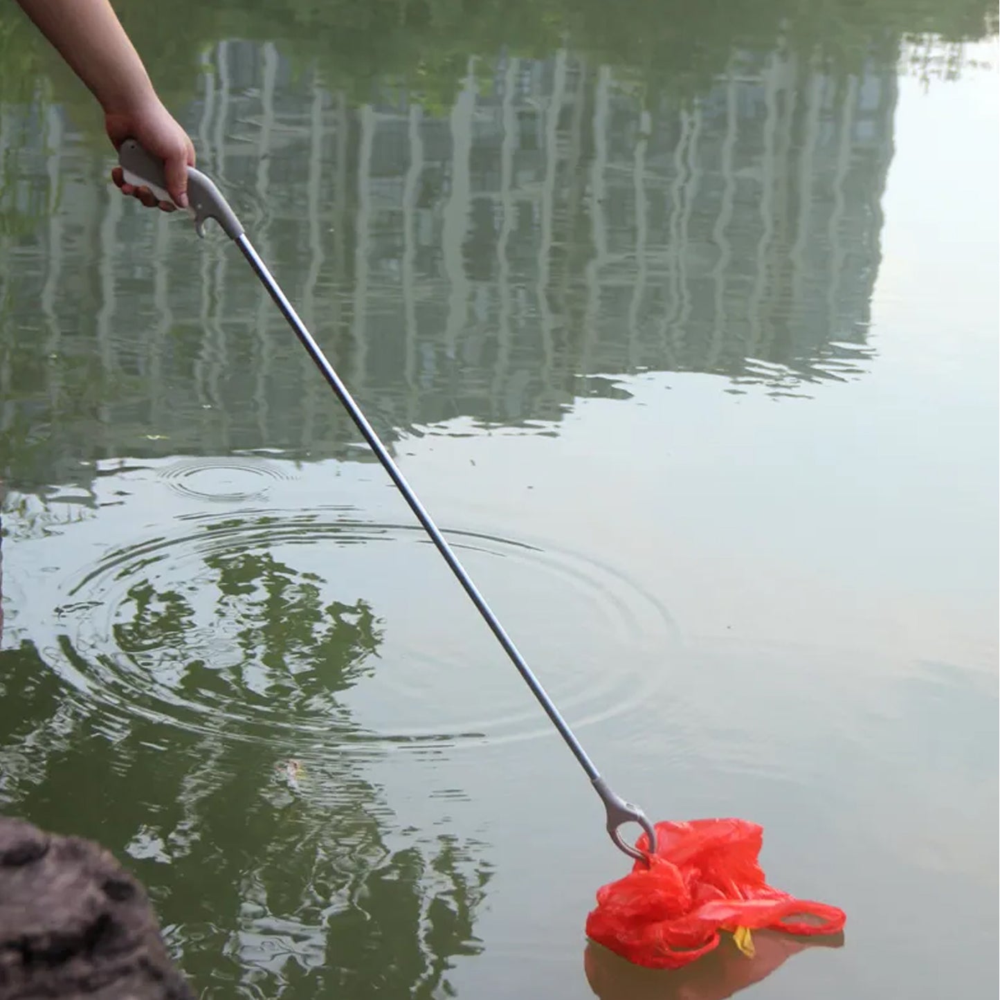 Garbage Lifter Tool Kitchen Picker Claw Pick Up Rubbish Helping Hand Tool Garbage Picker Flexible Lightweight Tool - Happy Price - Image 2