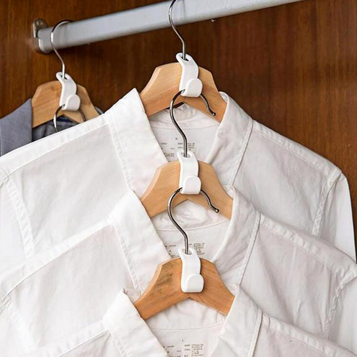 Plastic Clothes Hanger With Non-slip Pad - Happy Price - Image 2