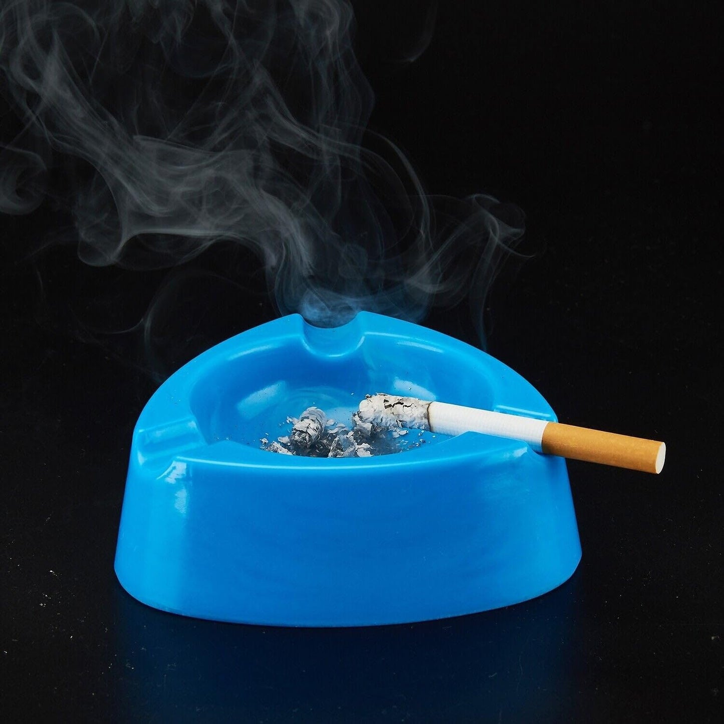 Oblivion Durable Plastic Ashtray With Wide Bowl And Triple Cigarette Holder Slots (1 Pc) - Happy Price - Image 3
