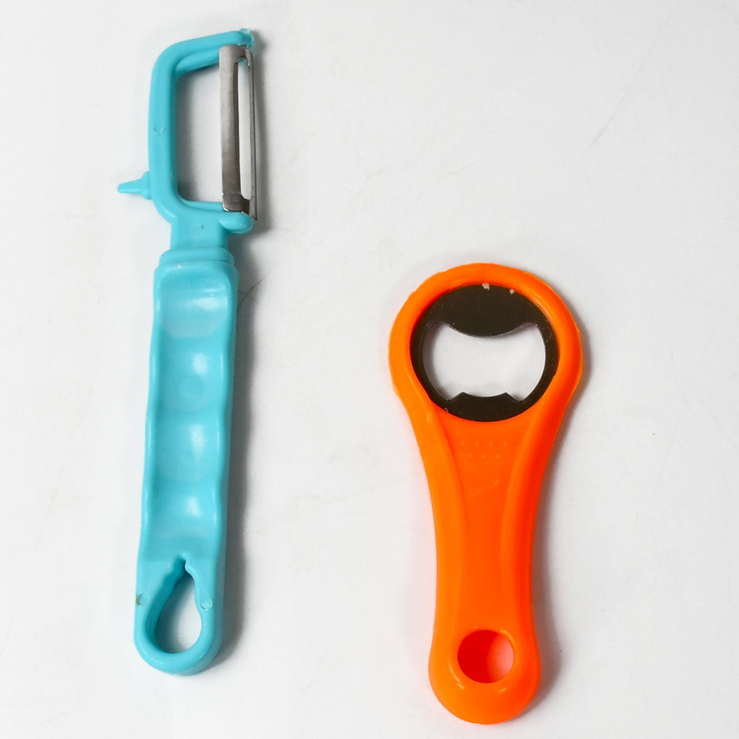 Vegetable Fruit Peelers Slicer  Bottle Opener Kitchen Peeler For Veggie Fruit Potato Carrot Bottle Opener With Plastic Handle Bottle Openers Wine Bottle Opener Cold Drink Bottle Opener (2pc) - Happy Price - Image 4