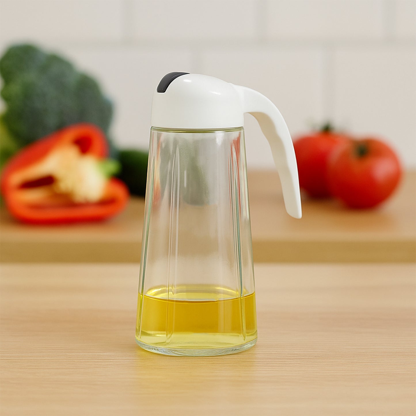 Automatic Glass Oil Dispenser Bottle - 630ml Kitchen Pourer