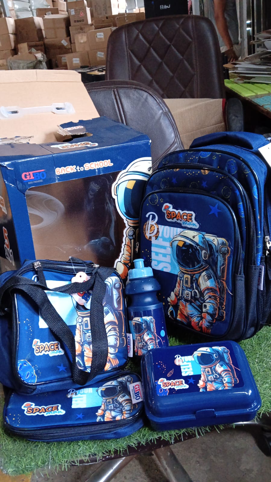5 In 1 School Bag Includes Lunch Bag 14 Inch School Bags Water Bottle  Pencil Case In Box Packing (1 Set  Mix Color)) - Happy Price - Image 7