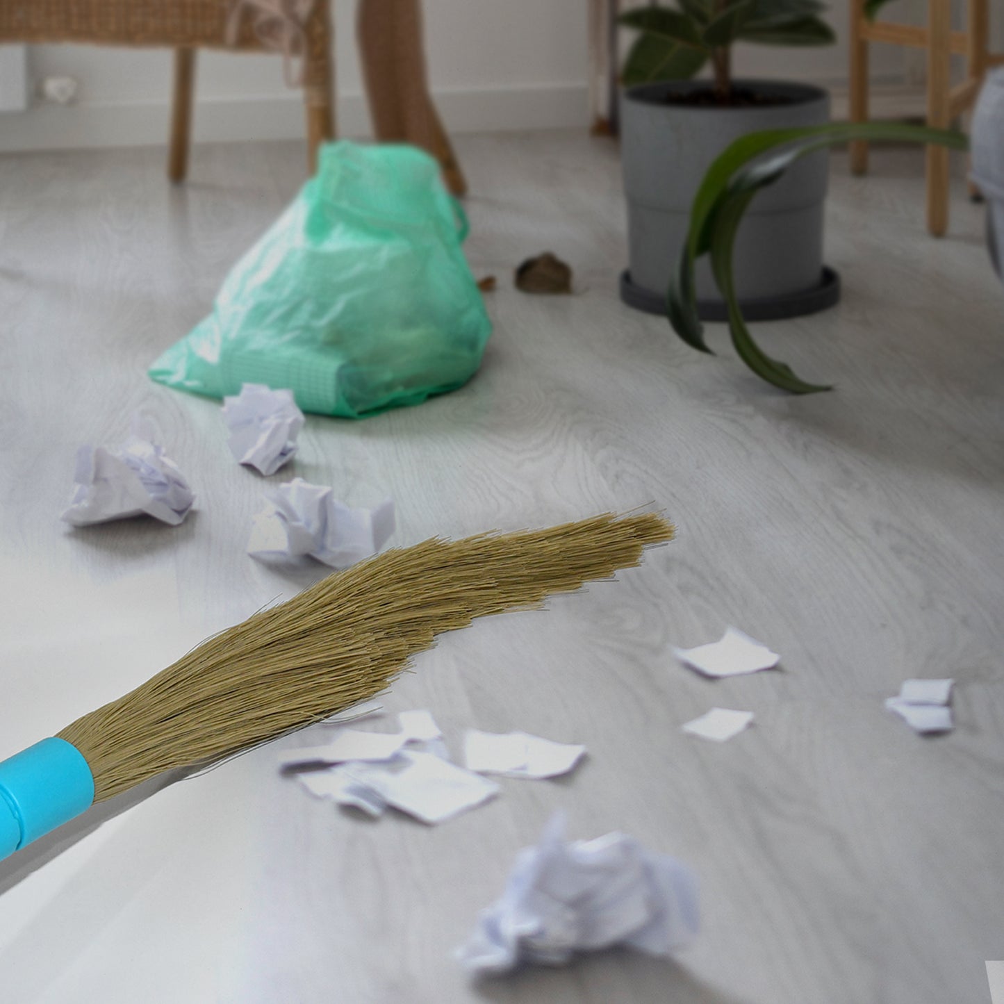 Pro Clean Expandable Floor Broom With Plastic Handle - Happy Price - Image 4