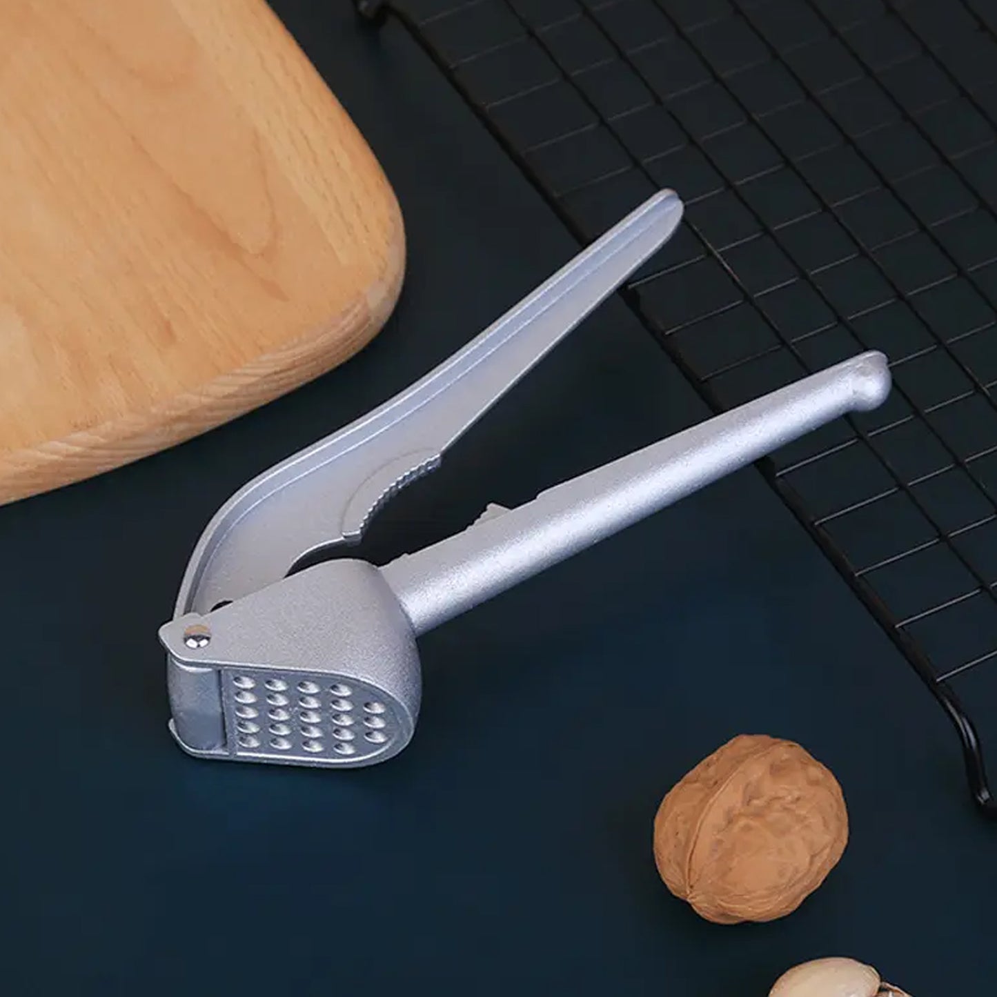 Garlic Press All Aluminum Easy To Use With Light Weight Without Difficulty Cooking Baking Kitchen Tool Dishwaher Safe - Happy Price - Image 5