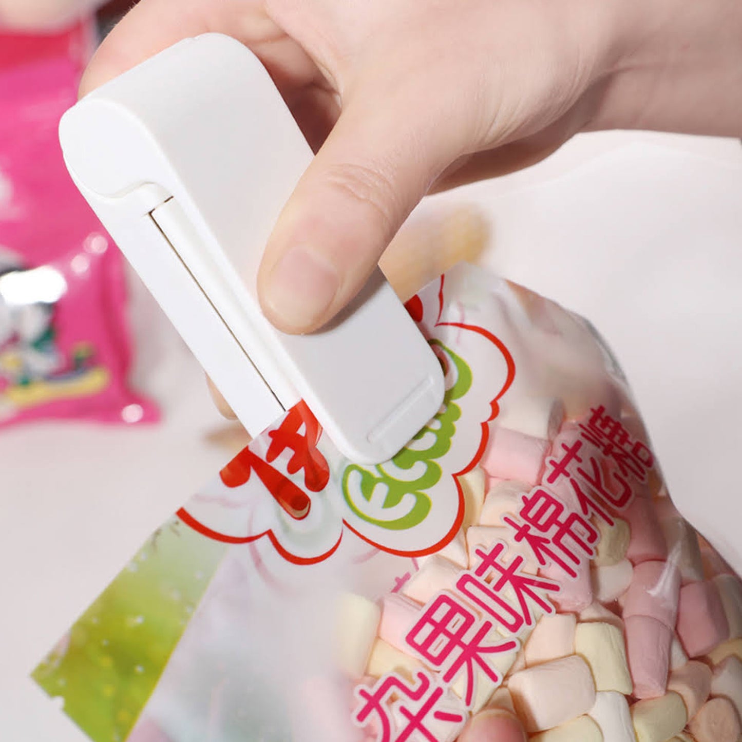 7675 Mini Sealing Machine Plastic Bag Sealer Portable Mini Super Seal Packing Plastic Bag Tool Sealing Machine Hand Held Heat (1pc) - Happy Price - Image 6