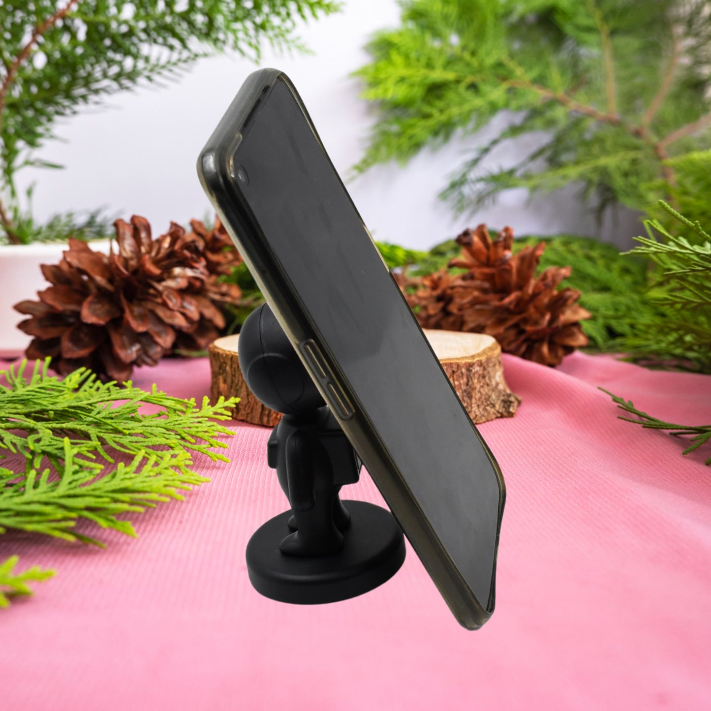 Magnetic Mobile Phone Holder Cartoon Version Of Astronaut Car Holder Suitable For Car Dashboard 360 Rotating Magnetic Mobile Holder Compatible With All Smartphones (1 Pc) - Happy Price - Image 6