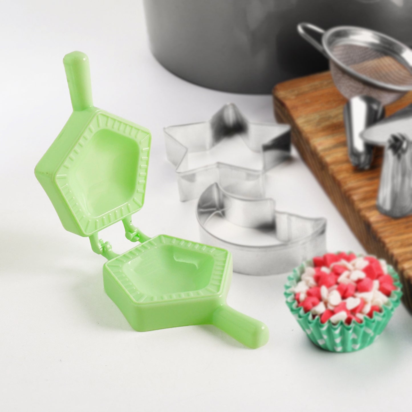 1 Pc Assorted Shape Plastic Snack Mould (Mix Design  1 Pc) - Happy Price - Image 3