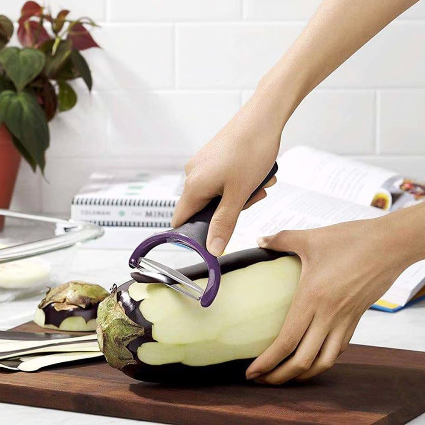 Dual Tone Ergonomic Peeler with Sharp Stainless Steel Blade (1 Pc) - Happy Price - Image 6